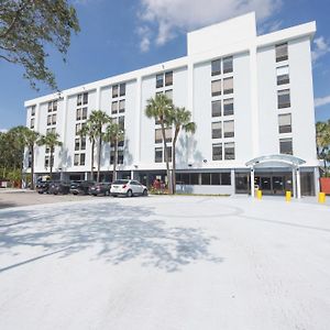 B&B Hotel Miami Airport